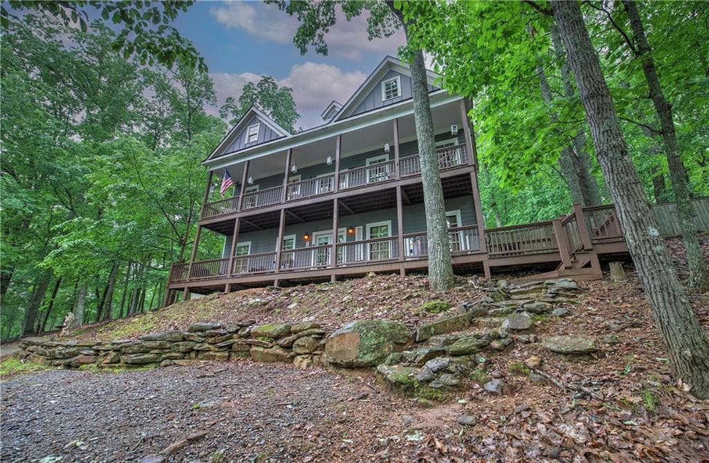 4 bedroom, 4 bathroom, 2,445 sq ft single family residence sold at 886 Lake Arrowhead Drive, Waleska, GA 30183