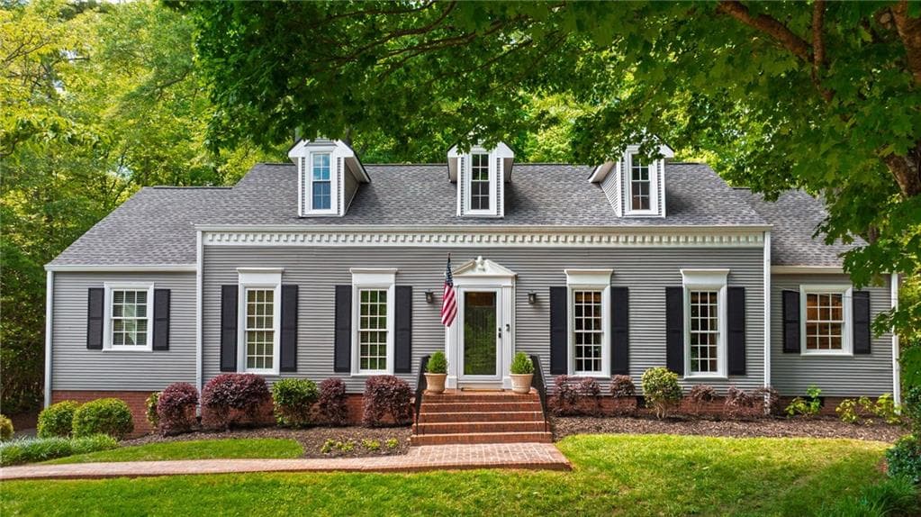 5 bedroom, 3 bathroom single family residence sold at 6800 Wright Road, Atlanta, GA 30328