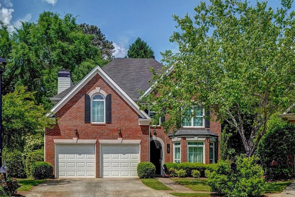3 bedroom, 3 bathroom single family residence sold at 1187 Druid Walk, Decatur, GA 30033