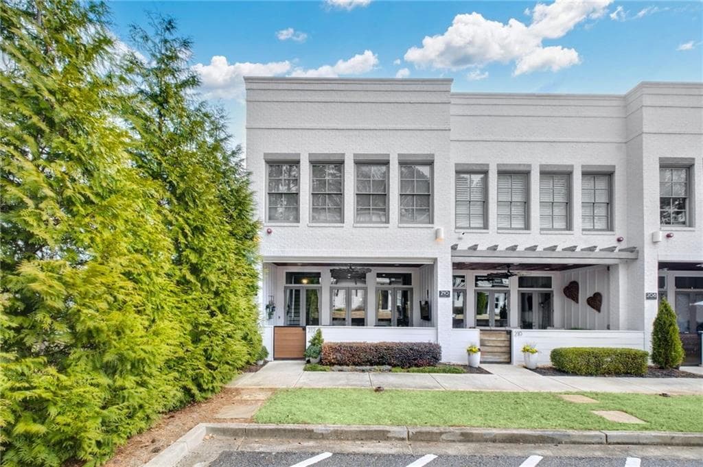 3 bedroom, 3 bathroom, 1,965 sq ft townhouse sold at 212 Sessions Street, Woodstock, GA 30188