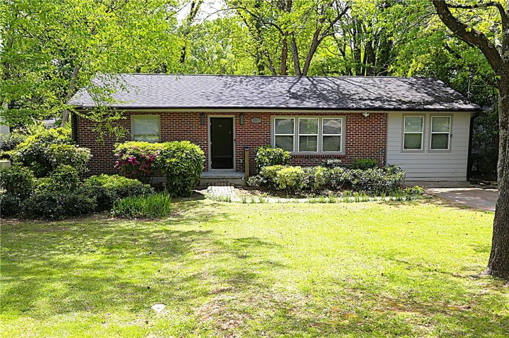 3 bedroom, 2 bathroom single family residence sold at 3207 Canary Court, Decatur, GA 30032
