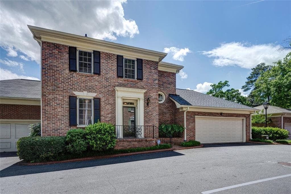 3 bedroom, 3 bathroom condominium sold at 609 Pinetree Drive, Decatur, GA 30030
