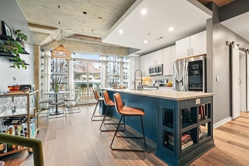 2 bedroom, 2 bathroom, 1,096 sq ft condominium sold at 890 Memorial Drive 102, Atlanta, GA 30316