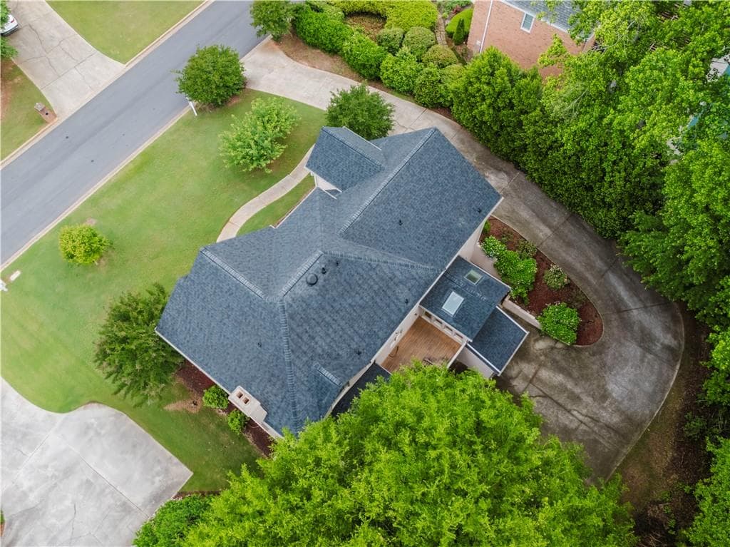 6 bedroom, 5 bathroom, 4,997 sq ft single family residence for sale at 2552 Berwick Walk, Snellville, GA 30078 — photo 5