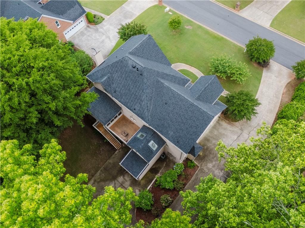 6 bedroom, 5 bathroom, 4,997 sq ft single family residence for sale at 2552 Berwick Walk, Snellville, GA 30078 — photo 6
