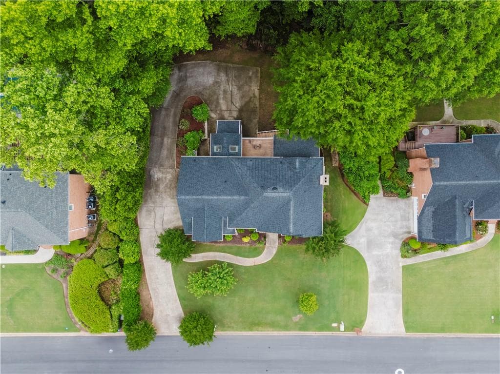 6 bedroom, 5 bathroom, 4,997 sq ft single family residence for sale at 2552 Berwick Walk, Snellville, GA 30078 — photo 7