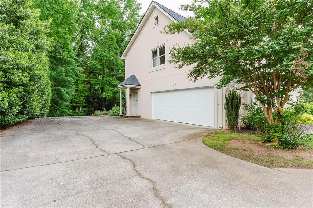 6 bedroom, 5 bathroom, 4,997 sq ft single family residence for sale at 2552 Berwick Walk, Snellville, GA 30078 — photo 10