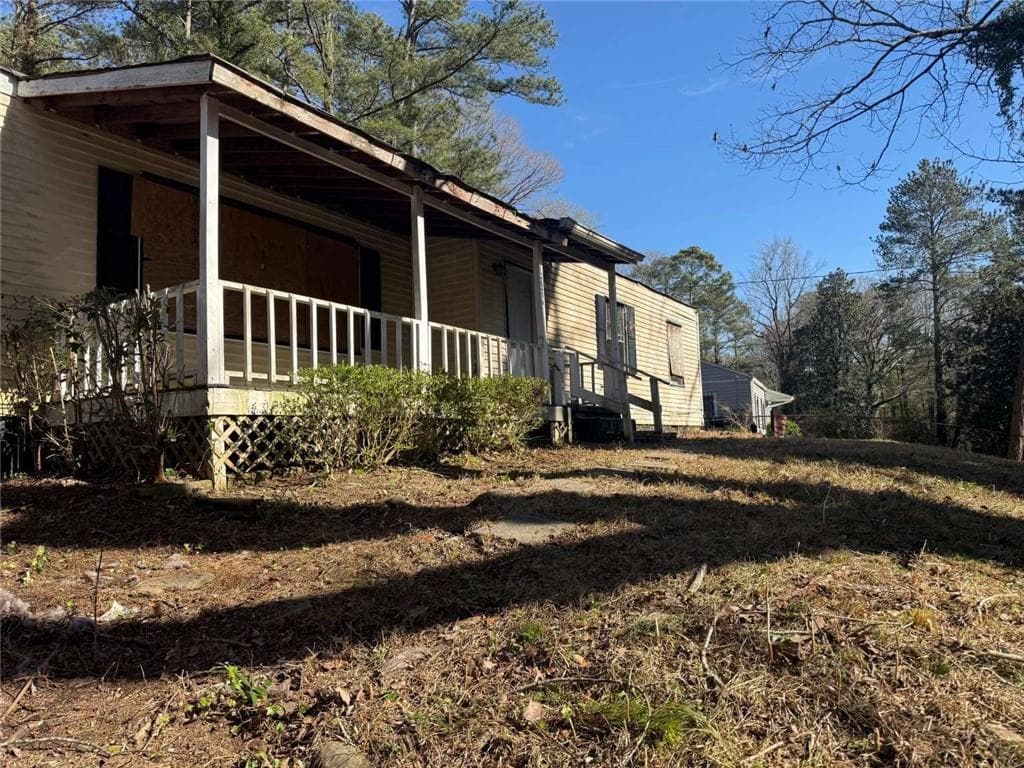 3 bedroom, 2 bathroom single family residence sold at 2284 Beecher Circle, Atlanta, GA 30311