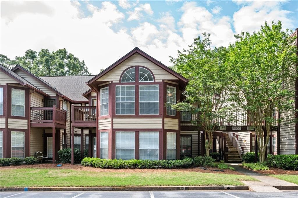 2 bedroom, 2 bathroom condominium sold at 1306 Red Deer Way 246, Alpharetta, GA 30022