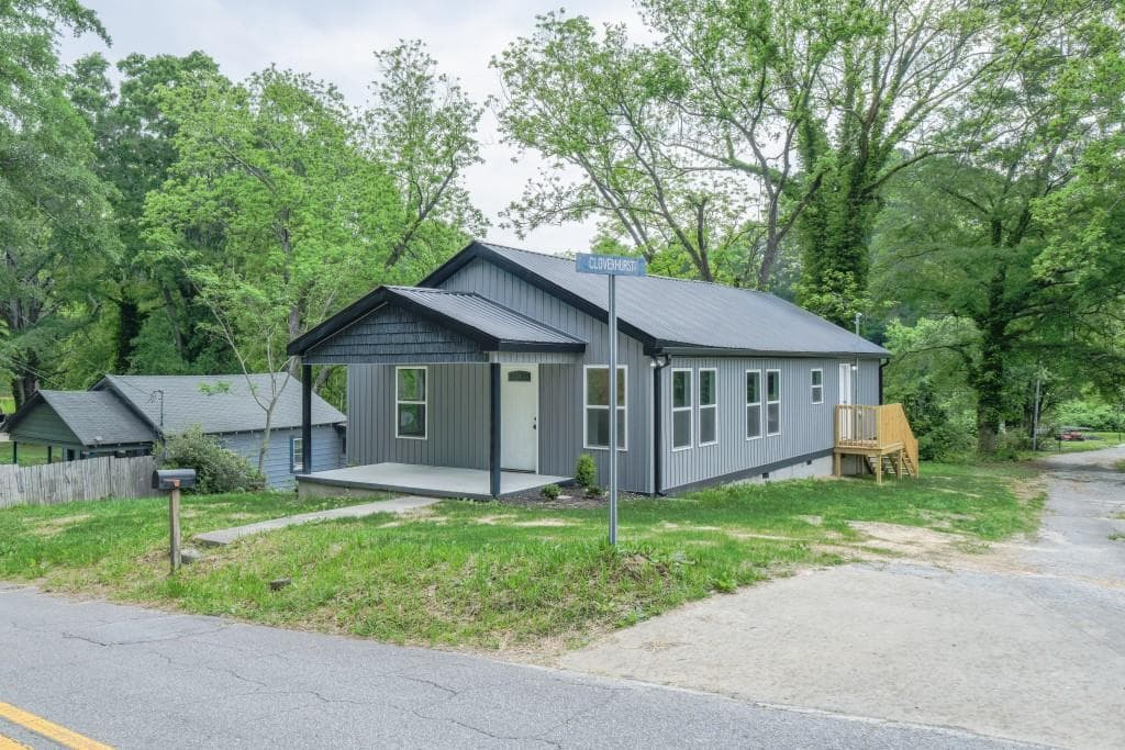11 Cloverhurst Drive, Toccoa, GA 30577 — most recent listing photo