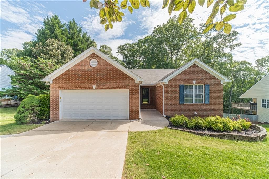 5385 Amber Cove Way, Flowery Branch, GA 30542 — most recent listing photo