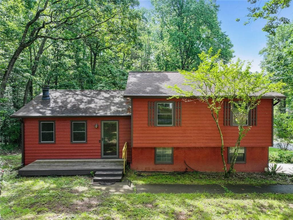 3 bedroom, 2 bathroom single family residence sold at 2420 Leaf Land Drive, Duluth, GA 30097