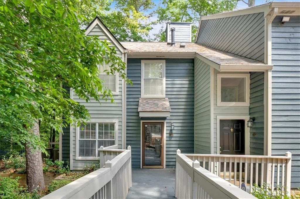2 bedroom, 2 bathroom condominium sold at 1438 N Crossing Drive, Atlanta, GA 30329