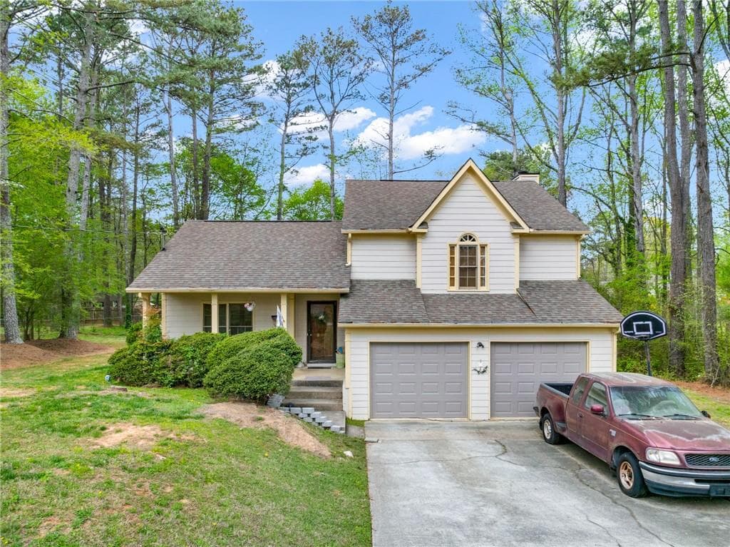 3 bedroom, 3 bathroom single family residence sold at 991 Lisa Kay Drive, Lawrenceville, GA 30046