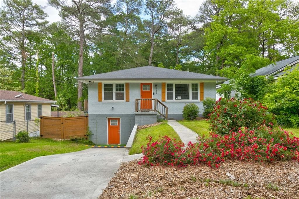4 bedroom, 3 bathroom single family residence sold at 569 Woods Drive, Atlanta, GA 30318