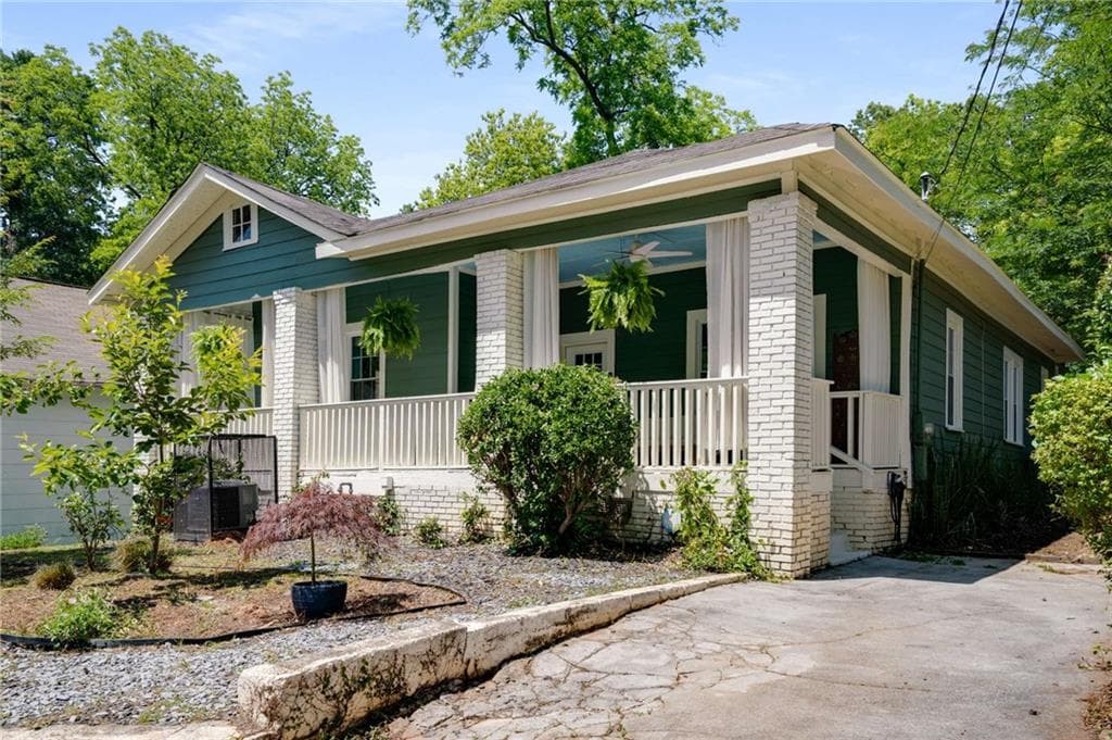 3 bedroom, 2 bathroom single family residence sold at 1545 Montreat Place, Atlanta, GA 30311