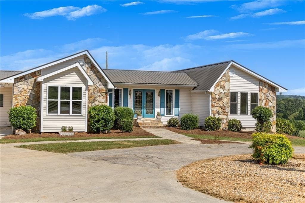 3 bedroom, 2 bathroom single family residence under contract at 405 Thrasher Lane, Jasper, GA 30143 — photo 9