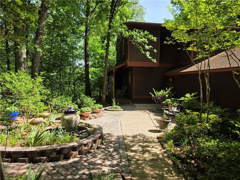 3 bedroom, 3 bathroom, 2,400 sq ft single family residence sold at 406 Vivian Way, Woodstock, GA 30188