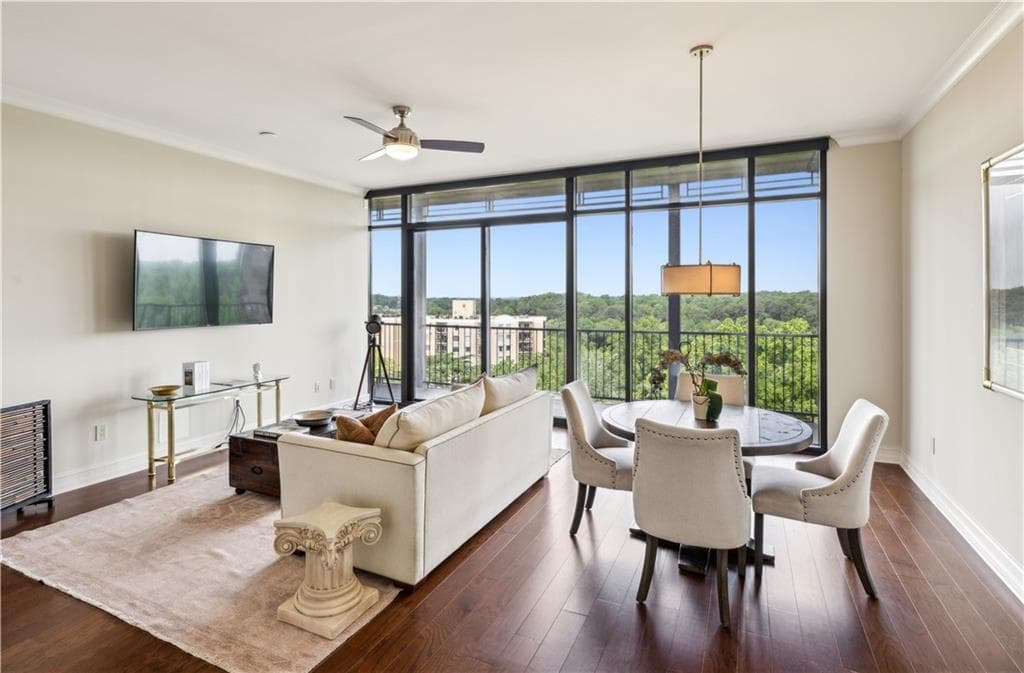 2 bedroom, 3 bathroom, 1,524 sq ft condominium sold at 2233 Peachtree Road 903, Atlanta, GA 30309