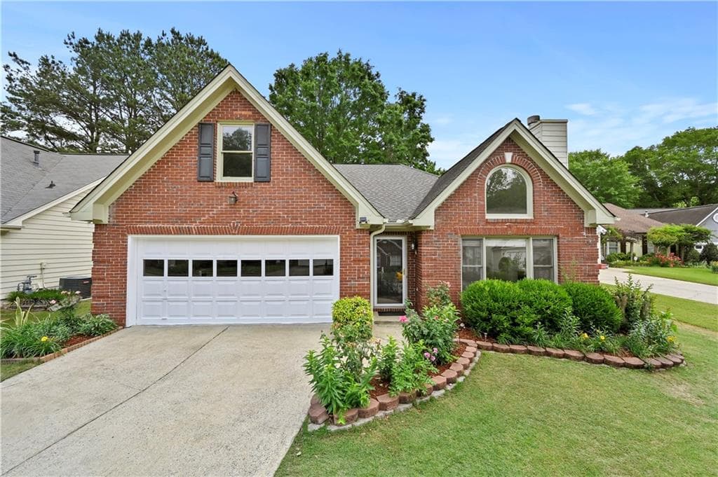 3 bedroom, 2 bathroom single family residence sold at 4730 Fairway View Court, Duluth, GA 30096