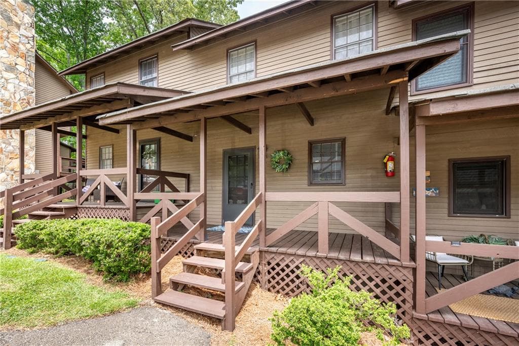 2 bedroom, 3 bathroom condominium sold at 30 Mountain View Court 30, Waleska, GA 30183