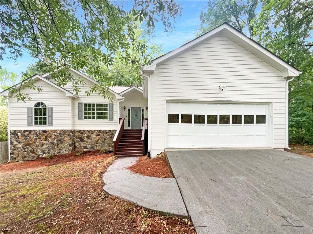 3 bedroom, 2 bathroom, 1,749 sq ft single family residence sold at 3458 Natalie Court, Loganville, GA 30052