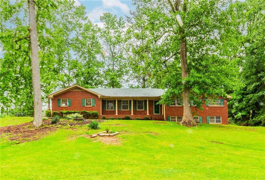 201 Smithstone Path, Fayetteville, GA 30214 — most recent listing photo