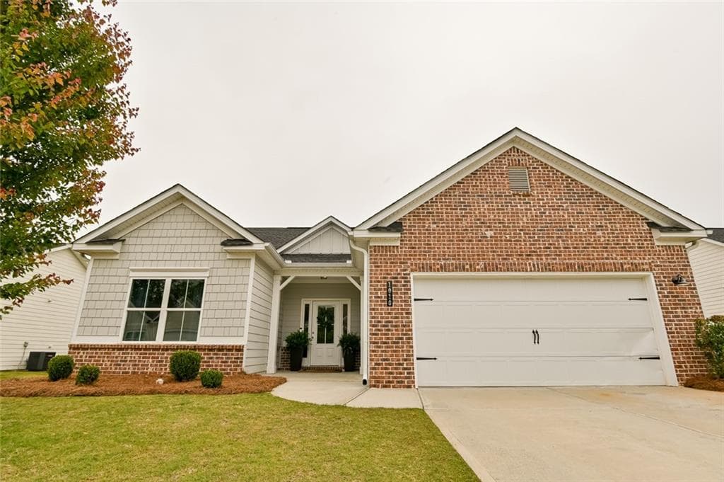 3 bedroom, 2 bathroom single family residence sold at 1010 Stonecreek Way, Monroe, GA 30655