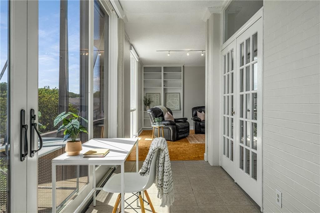 2 bedroom, 1 bathroom, 1,150 sq ft condominium sold at 130 26th Street 415, Atlanta, GA 30309