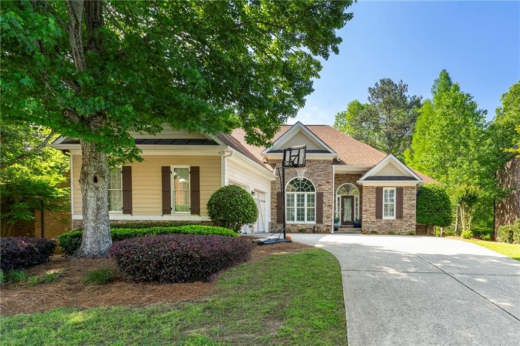 6 bedroom, 5 bathroom, 4,887 sq ft single family residence sold at 931 Windsor Creek Drive, Grayson, GA 30017