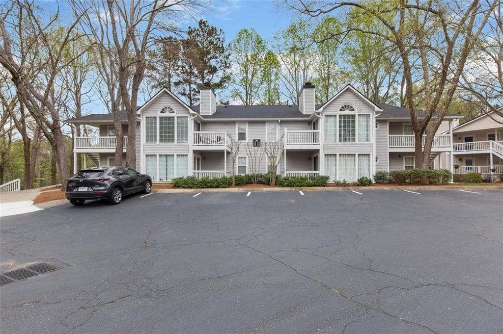 2 bedroom, 2 bathroom condominium sold at 204 Countryside Place 204, Smyrna, GA 30080