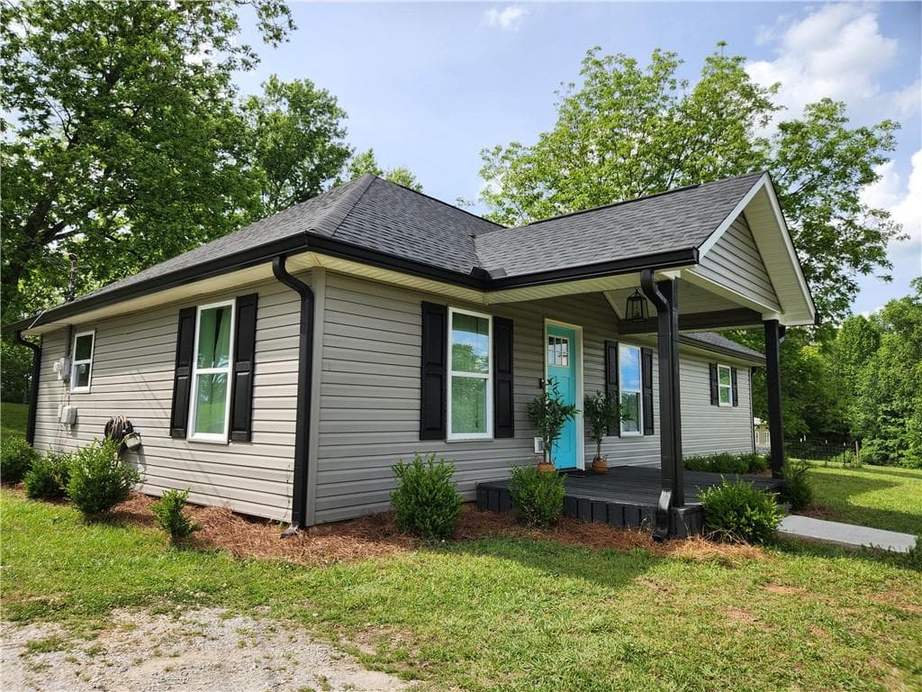 2 bedroom, 2 bathroom single family residence sold at 6567 Post Road, Douglasville, GA 30135