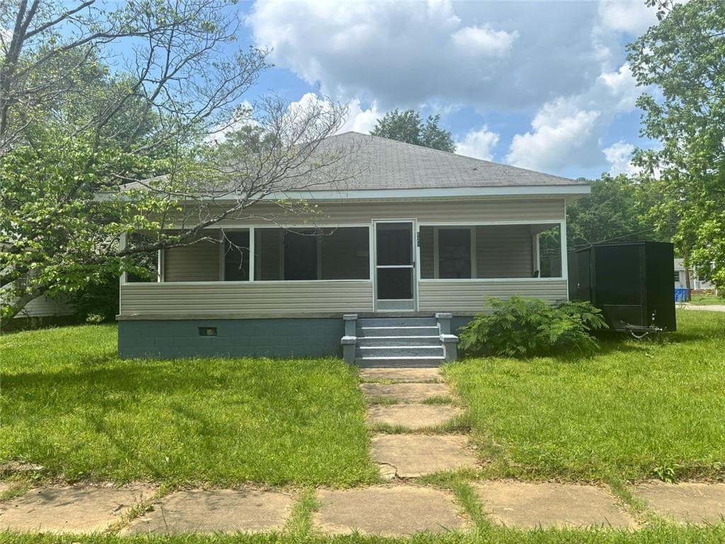 2 bedroom, 2 bathroom single family residence sold at 127 Taylor Street, Anniston, AL 36272