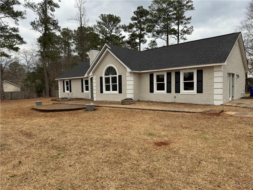 3 bedroom, 2 bathroom single family residence sold at 246 Lakewood Drive, Newnan, GA 30263