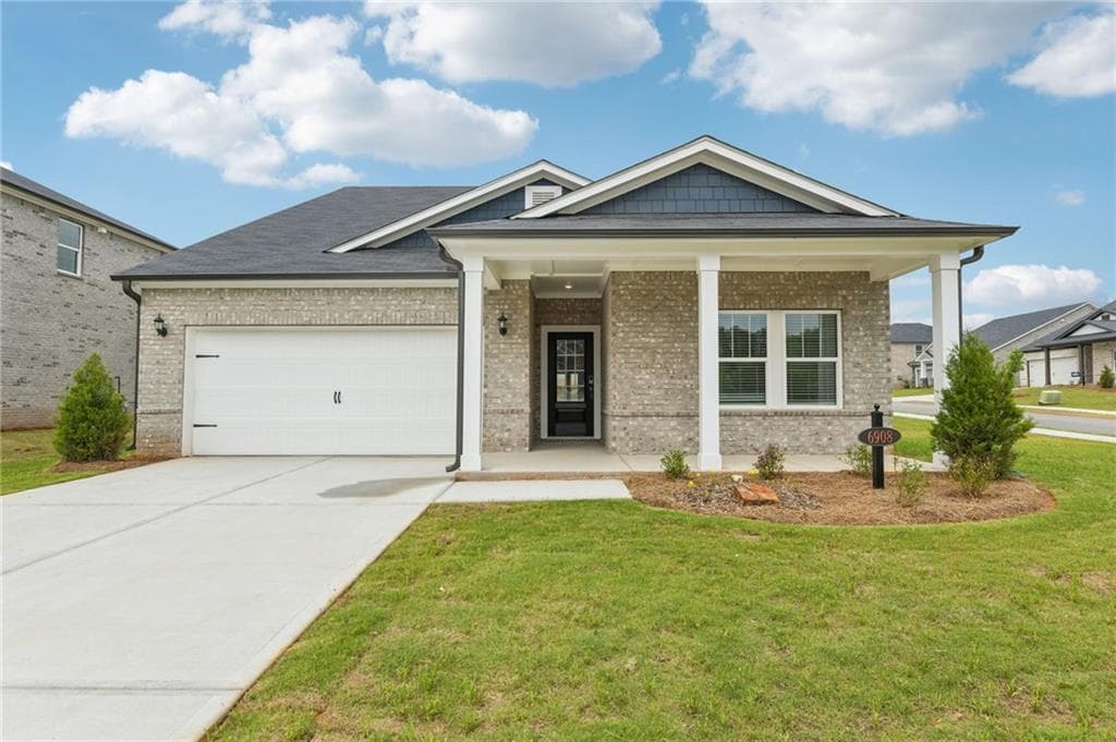 4 bedroom, 3 bathroom single family residence sold at 6908 Winchester Place, Fairburn, GA 30213