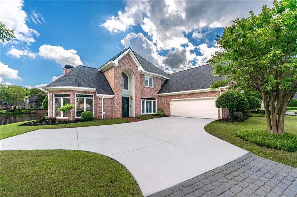 4 bedroom, 4 bathroom, 3,000 sq ft single family residence sold at 9325 Saint Georgen Common, Johns Creek, GA 30097