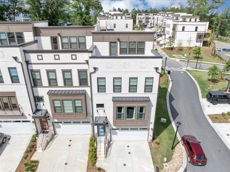 3 bedroom, 5 bathroom townhouse sold at 2171 Burnside Drive, Atlanta, GA 30318