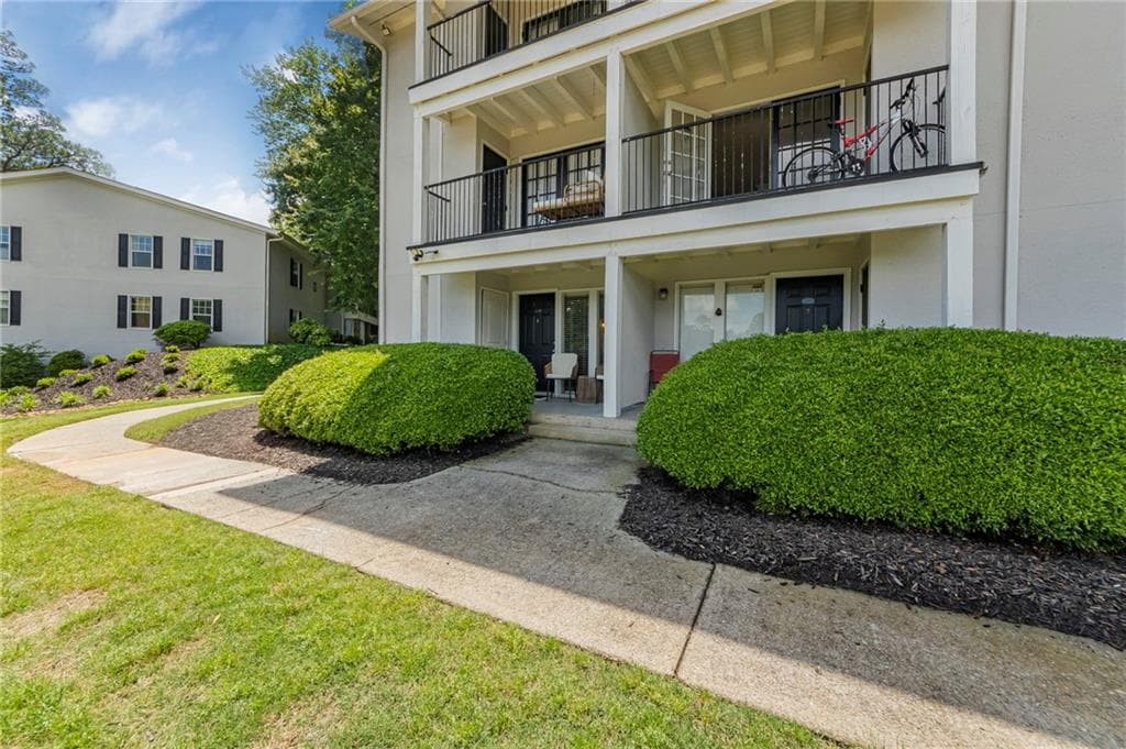 1 bedroom, 1 bathroom, 540 sq ft condominium sold at 1150 Collier Road D20, Atlanta, GA 30318