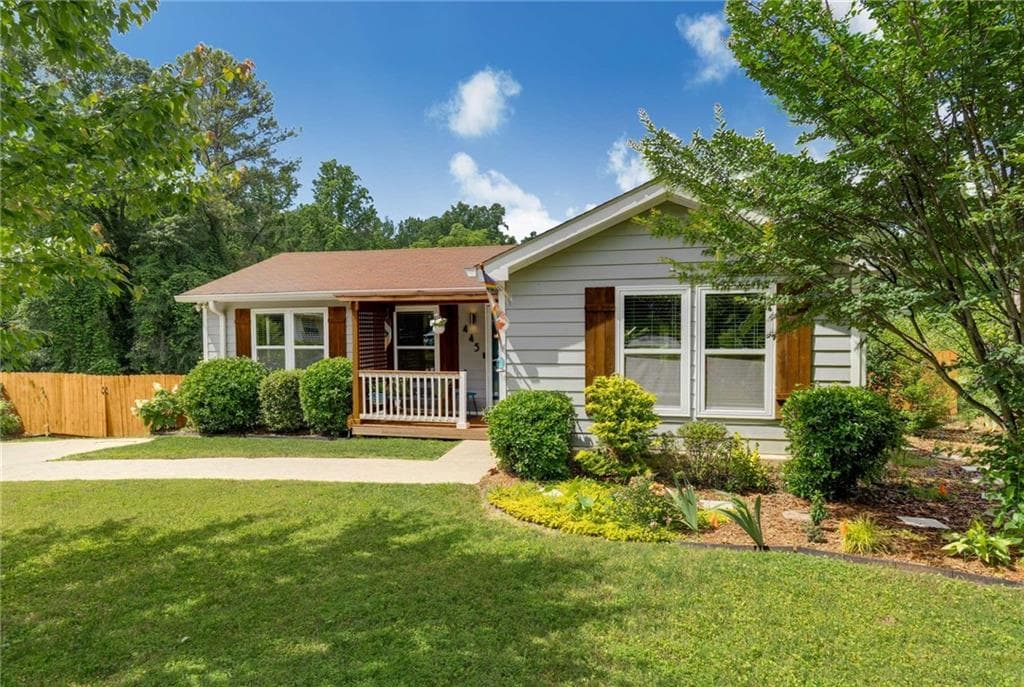 3 bedroom, 3 bathroom, 1,031 sq ft single family residence sold at 445 Brownell Avenue, Scottdale, GA 30079