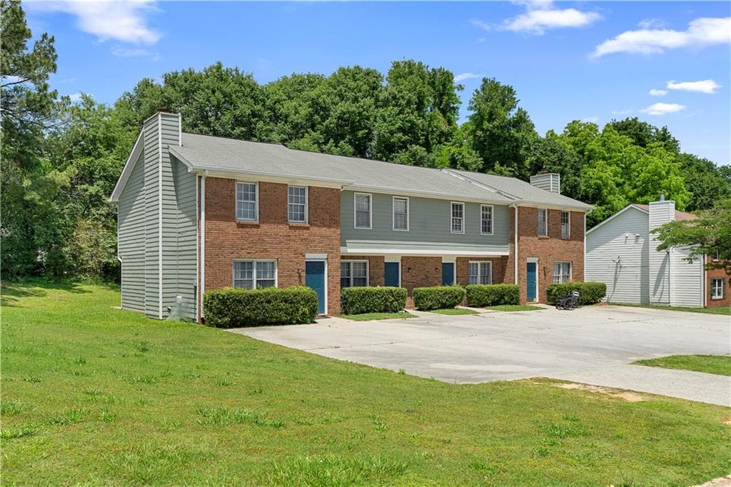 675 Hunting Creek Lane, Conyers, GA 30013 — most recent listing photo