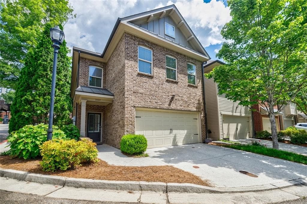 3 bedroom, 3 bathroom townhouse sold at 2227 W Village Lane, Smyrna, GA 30080