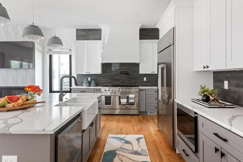 5 bedroom, 3 bathroom, 2,584 sq ft single family residence for rent at 2217 Ridgedale Road, Atlanta, GA 30317 for $5,950 a month — photo 2