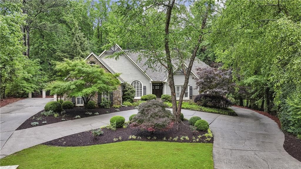 5 bedroom, 5 bathroom single family residence sold at 905 Brooksglen Drive, Roswell, GA 30075