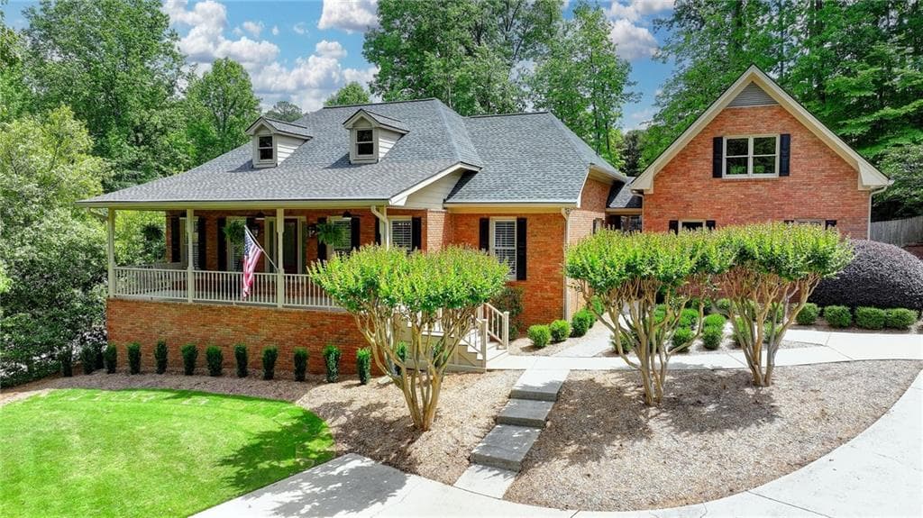 4 bedroom, 4 bathroom single family residence sold at 5335 Bannergate Drive, Johns Creek, GA 30022