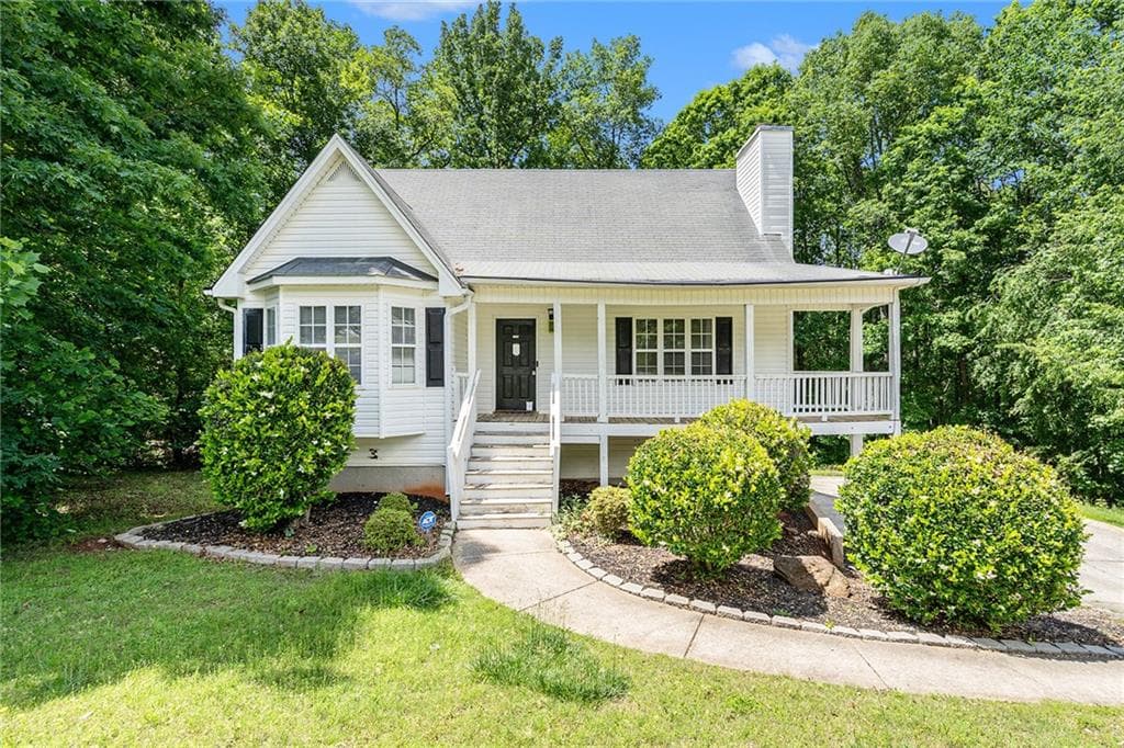 3 bedroom, 3 bathroom, 1,550 sq ft single family residence sold at 1595 Cedar Hill, Douglasville, GA 30134