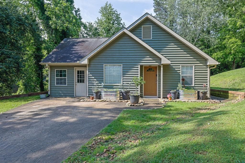 1650 Tomahawk Trail, Cumming, GA 30041 — most recent listing photo