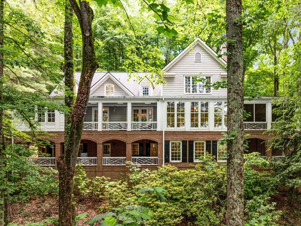 5 bedroom, 6 bathroom, 5,697 sq ft single family residence sold at 130 River Landing, Sandy Springs, GA 30350