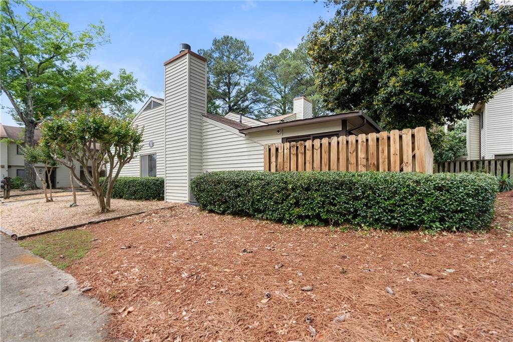 2 bedroom, 2 bathroom, 1,251 sq ft townhouse sold at 1104 Country Court, Lawrenceville, GA 30044