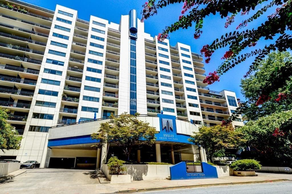 2 bedroom, 2 bathroom, 1,110 sq ft condominium sold at 1130 Piedmont Avenue 709, Atlanta, GA 30309