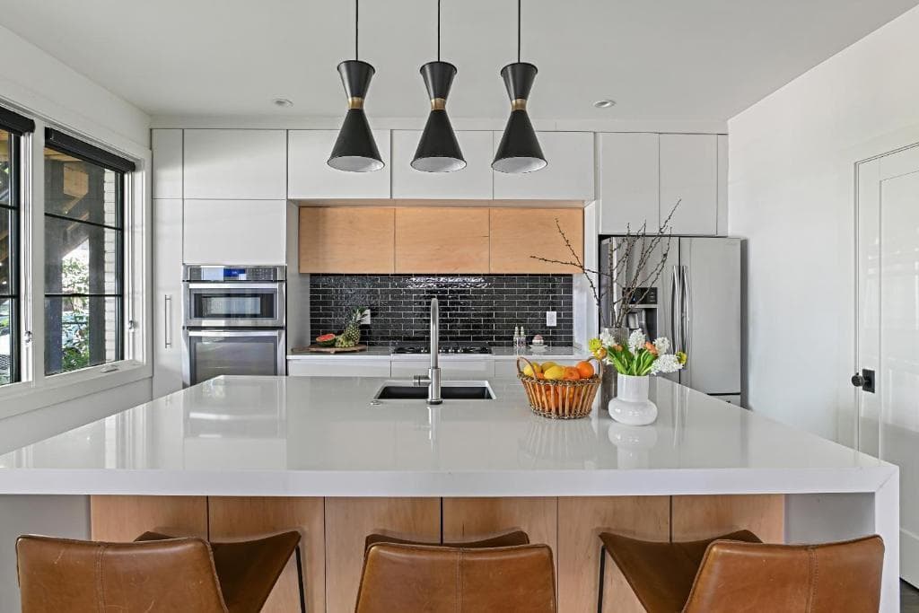 2 bedroom, 2 bathroom, 1,400 sq ft apartment for rent at 634 Bonaventure Avenue 3, Atlanta, GA 30306 for $3,700 a month — photo 2